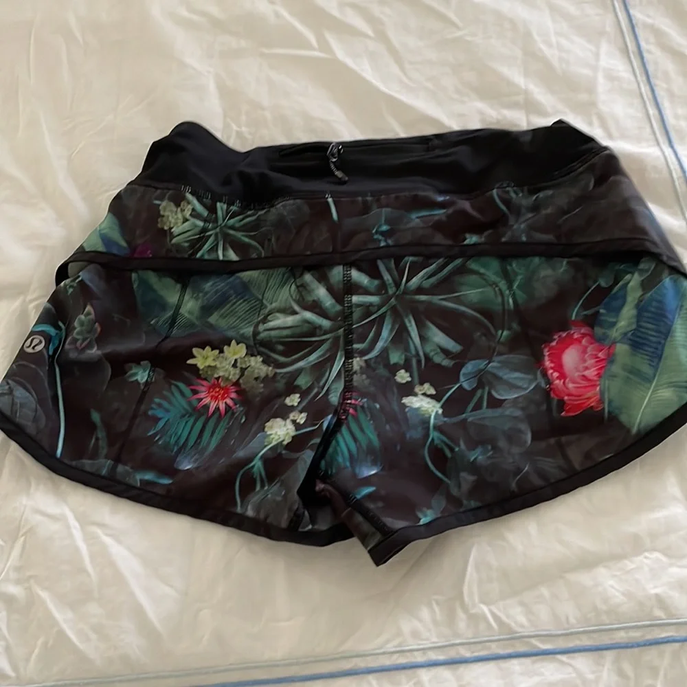 Running shorts - Picture 2 of 2